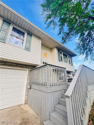 4762 Pine Trace Drive, Austintown, OH 44515