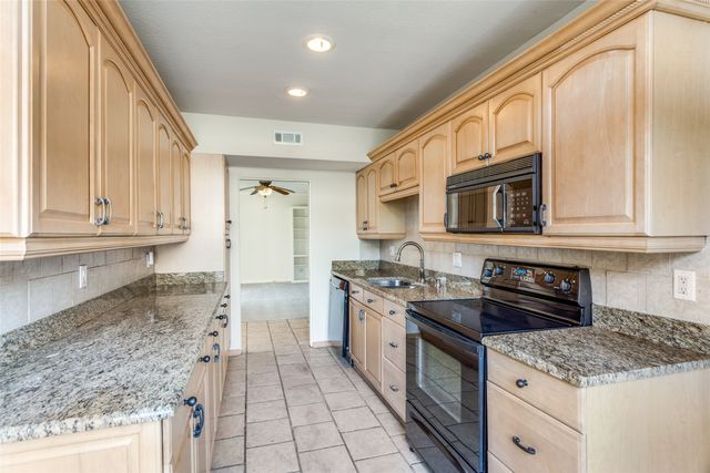 4500 Westridge Avenue 25, Fort Worth, TX 76116