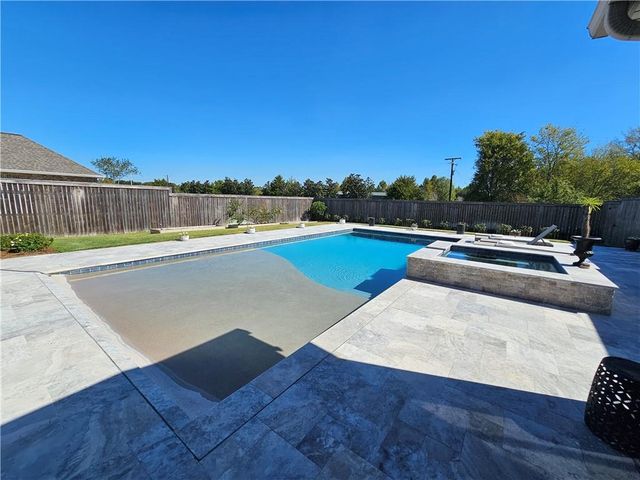 6713 TAYLOR OAKS Drive, Alexandria, LA 71303