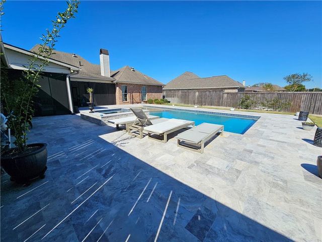 6713 TAYLOR OAKS Drive, Alexandria, LA 71303