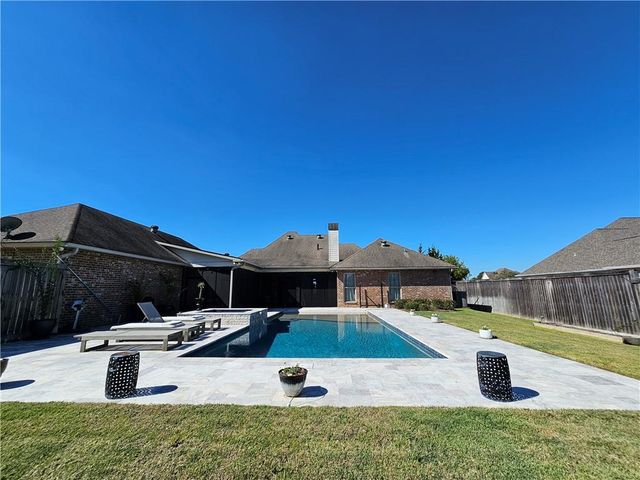 6713 TAYLOR OAKS Drive, Alexandria, LA 71303