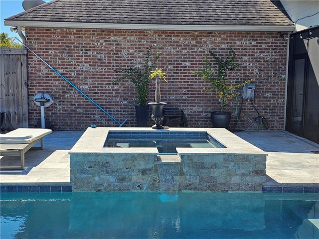 6713 TAYLOR OAKS Drive, Alexandria, LA 71303