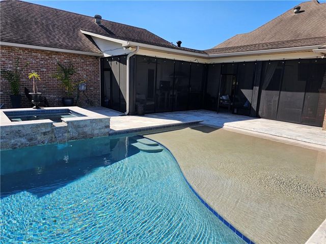 6713 TAYLOR OAKS Drive, Alexandria, LA 71303