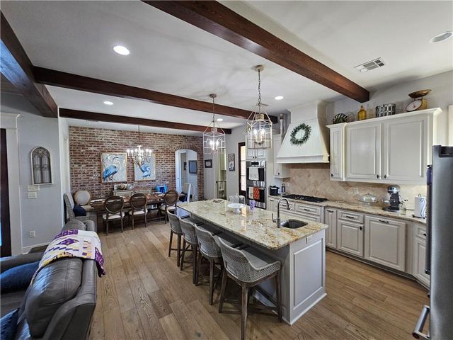 6713 TAYLOR OAKS Drive, Alexandria, LA 71303