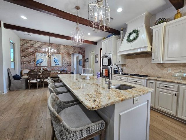 6713 TAYLOR OAKS Drive, Alexandria, LA 71303