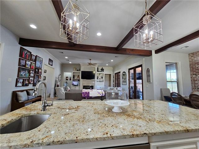 6713 TAYLOR OAKS Drive, Alexandria, LA 71303