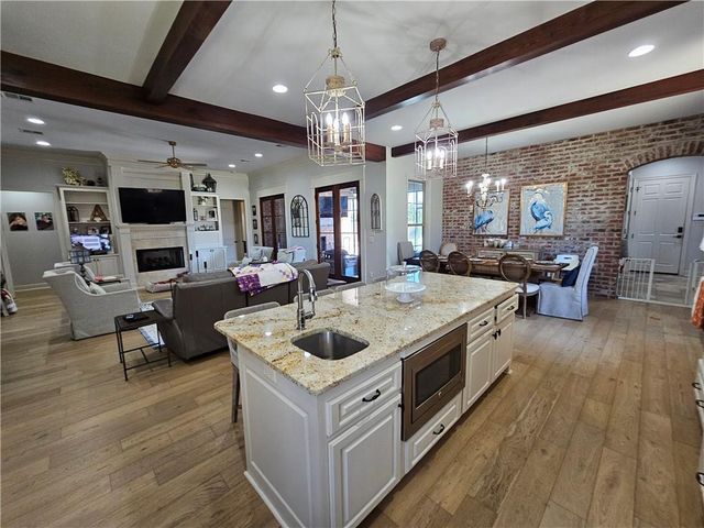 6713 TAYLOR OAKS Drive, Alexandria, LA 71303