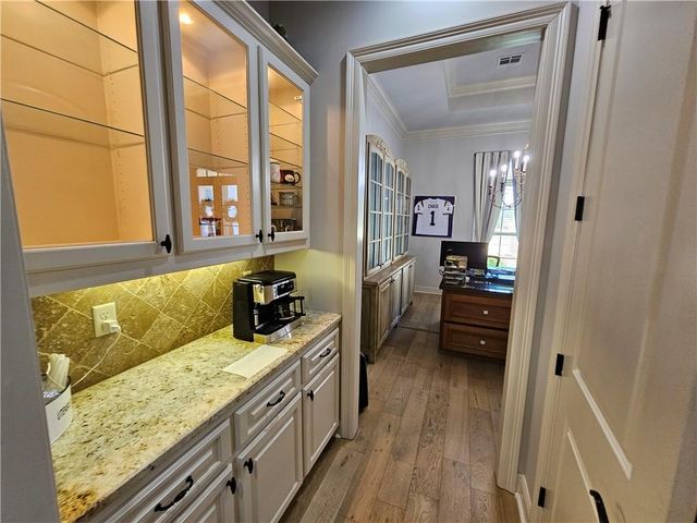 6713 TAYLOR OAKS Drive, Alexandria, LA 71303