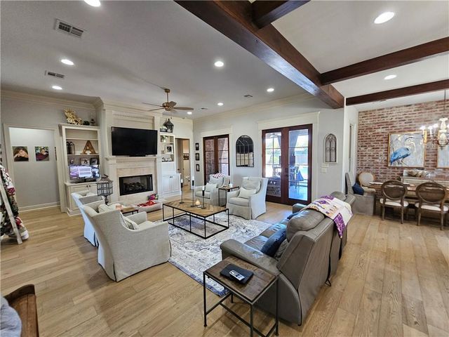 6713 TAYLOR OAKS Drive, Alexandria, LA 71303