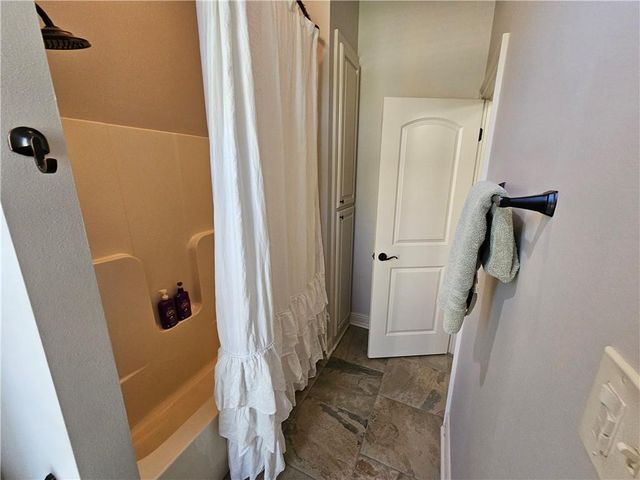 6713 TAYLOR OAKS Drive, Alexandria, LA 71303