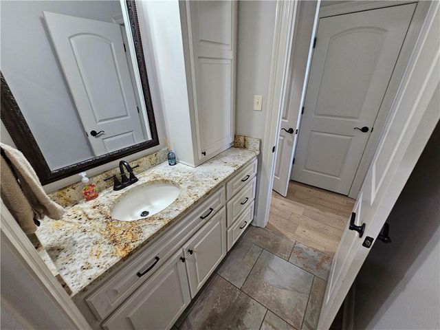 6713 TAYLOR OAKS Drive, Alexandria, LA 71303