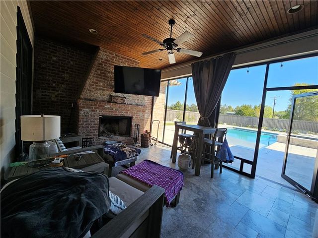 6713 TAYLOR OAKS Drive, Alexandria, LA 71303