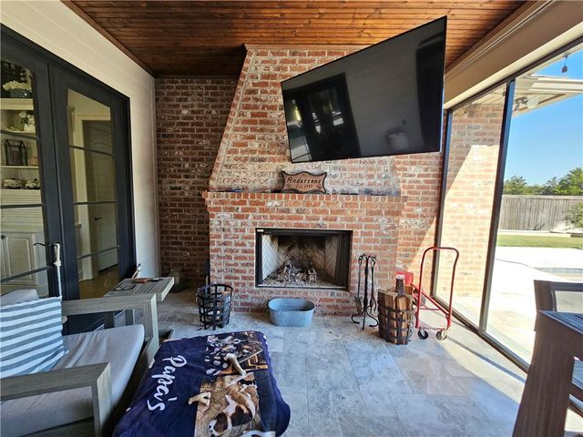 6713 TAYLOR OAKS Drive, Alexandria, LA 71303