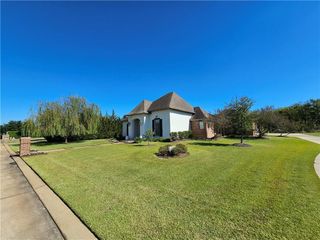 6713 TAYLOR OAKS Drive, Alexandria, LA 71303