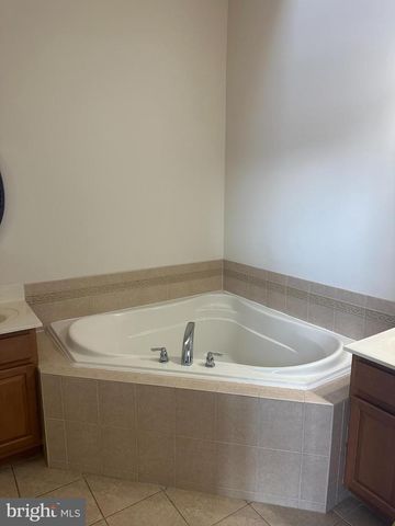 250 MERIWEATHER DR, Chambersburg, PA 17201