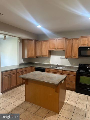 250 MERIWEATHER DR, Chambersburg, PA 17201