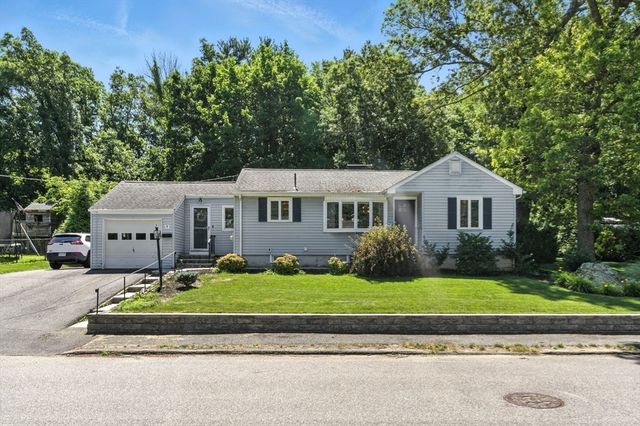 9 Fisher Terrace, Woburn, MA 01801