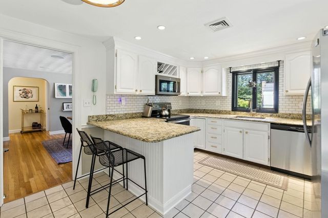 9 Fisher Terrace, Woburn, MA 01801