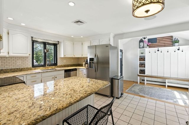 9 Fisher Terrace, Woburn, MA 01801