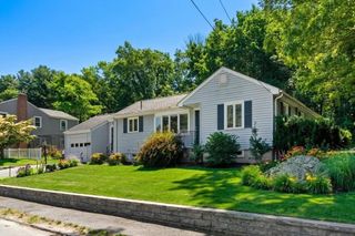 9 Fisher Terrace, Woburn, MA 01801