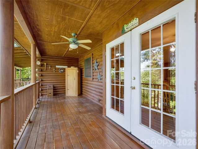 212 Glen Echo Circle, Saluda, NC 28773