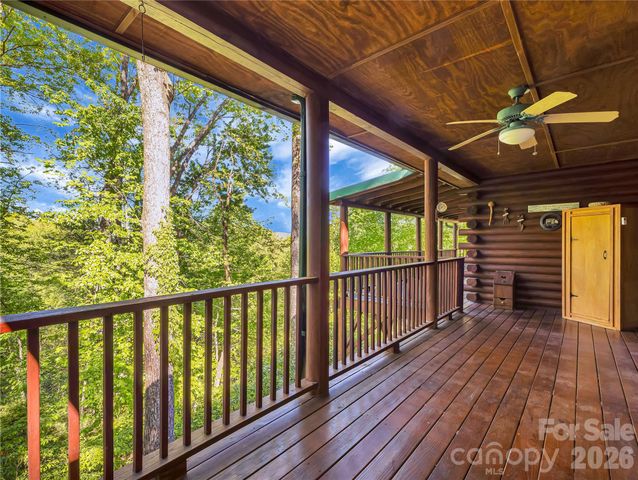 212 Glen Echo Circle, Saluda, NC 28773
