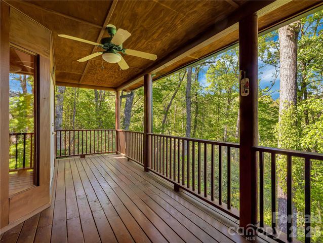 212 Glen Echo Circle, Saluda, NC 28773