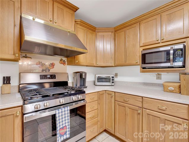 212 Glen Echo Circle, Saluda, NC 28773