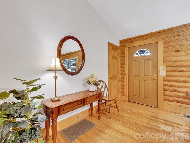 212 Glen Echo Circle, Saluda, NC 28773