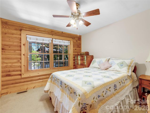 212 Glen Echo Circle, Saluda, NC 28773
