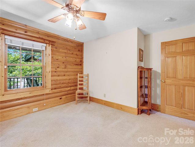 212 Glen Echo Circle, Saluda, NC 28773