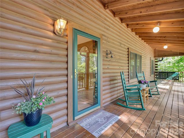 212 Glen Echo Circle, Saluda, NC 28773