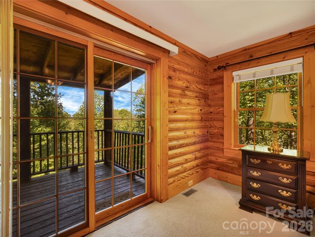 212 Glen Echo Circle, Saluda, NC 28773