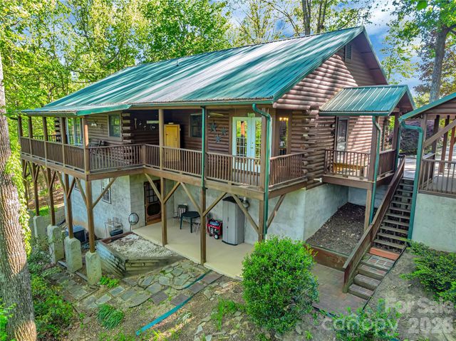 212 Glen Echo Circle, Saluda, NC 28773
