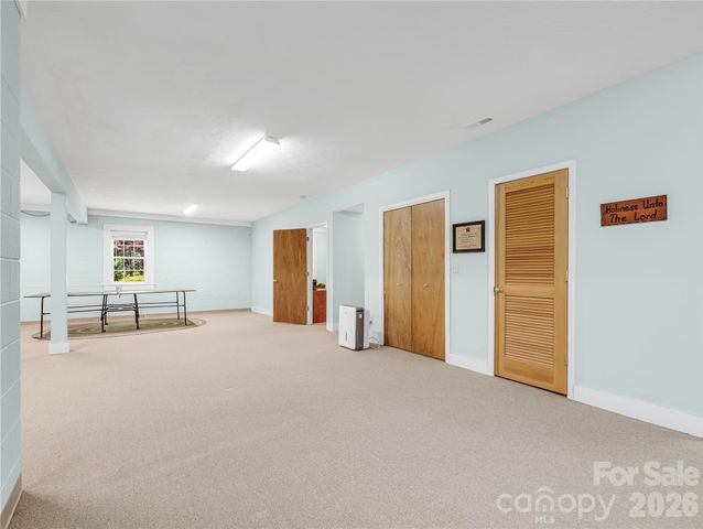 212 Glen Echo Circle, Saluda, NC 28773