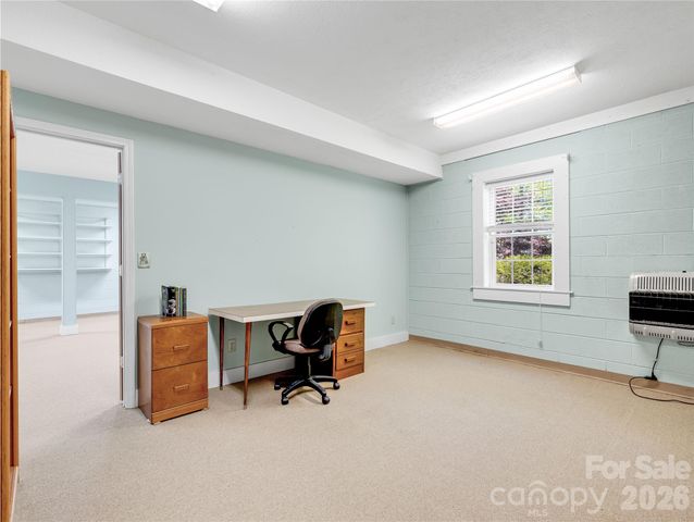 212 Glen Echo Circle, Saluda, NC 28773