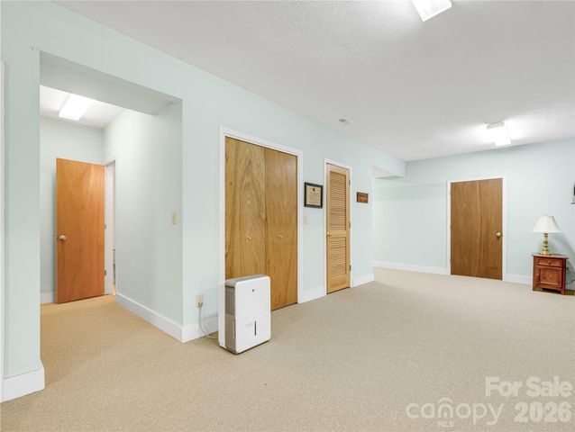 212 Glen Echo Circle, Saluda, NC 28773