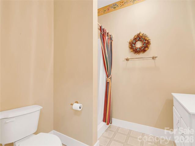 212 Glen Echo Circle, Saluda, NC 28773