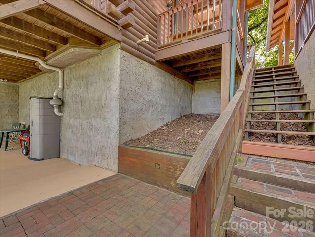 212 Glen Echo Circle, Saluda, NC 28773