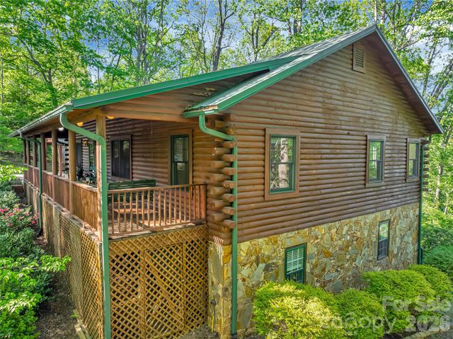212 Glen Echo Circle, Saluda, NC 28773