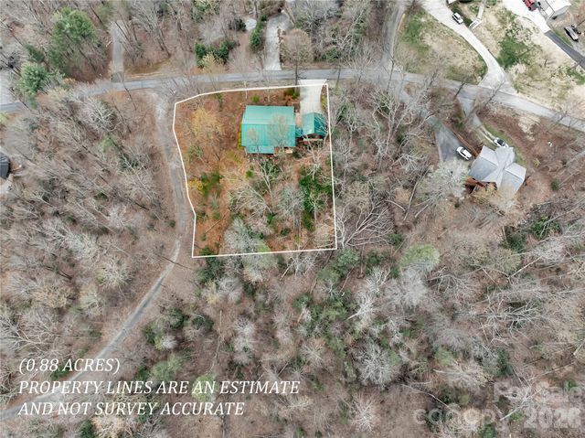 212 Glen Echo Circle, Saluda, NC 28773