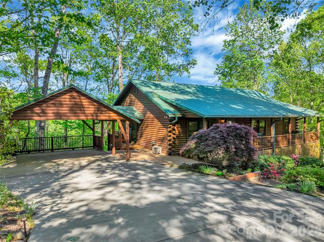 212 Glen Echo Circle, Saluda, NC 28773