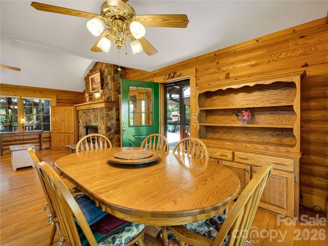 212 Glen Echo Circle, Saluda, NC 28773