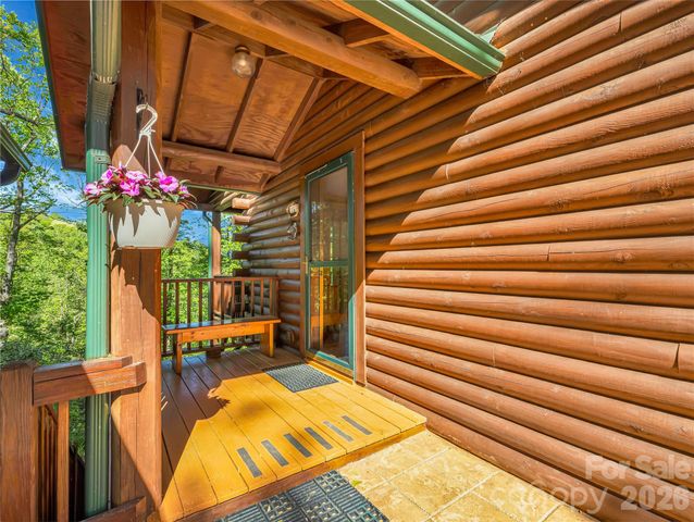 212 Glen Echo Circle, Saluda, NC 28773