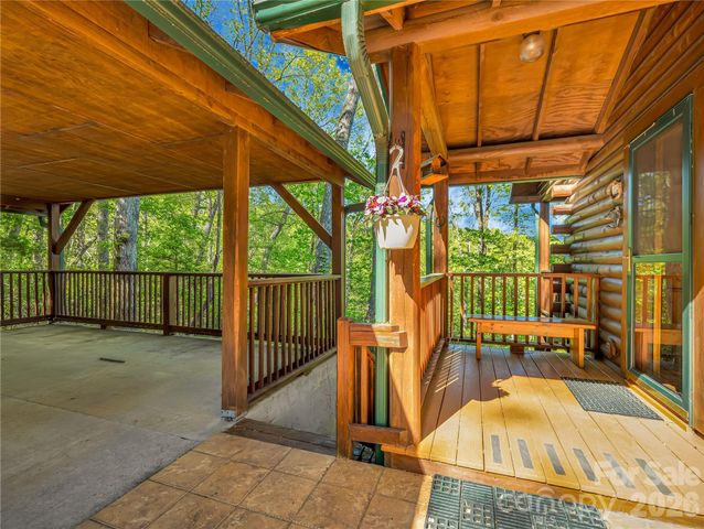 212 Glen Echo Circle, Saluda, NC 28773