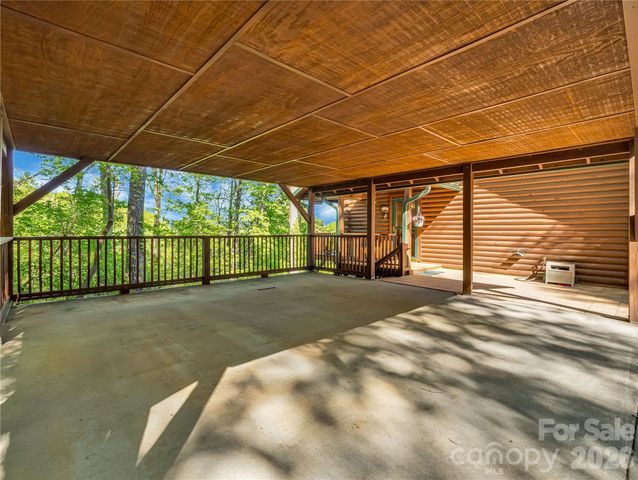 212 Glen Echo Circle, Saluda, NC 28773