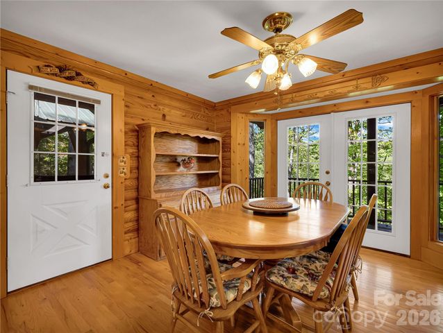 212 Glen Echo Circle, Saluda, NC 28773