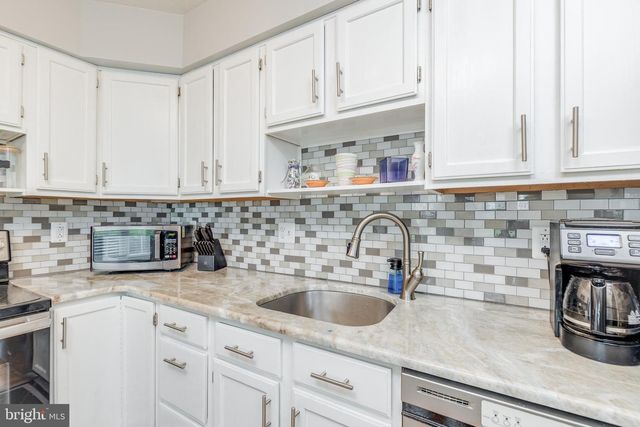 3003 SWEETLEAF TER, Mount Laurel, NJ 08054