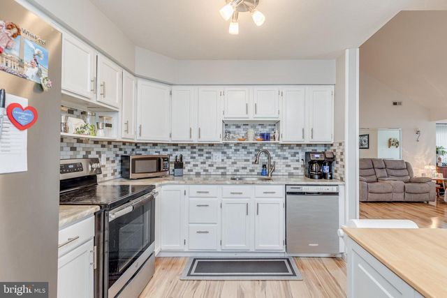 3003 SWEETLEAF TER, Mount Laurel, NJ 08054