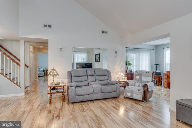 3003 SWEETLEAF TER, Mount Laurel, NJ 08054